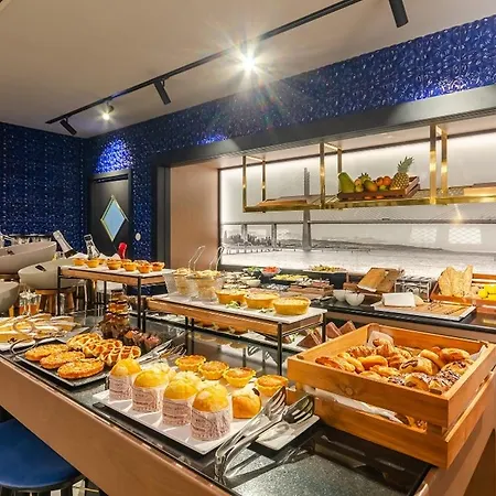 Szálloda Eurostars Baixa 4*